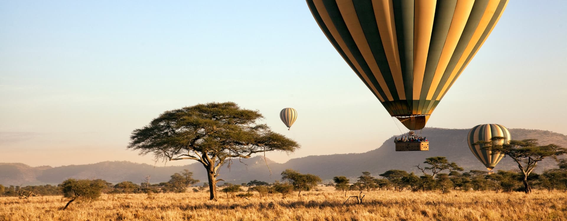 Balloon ride over the Serengeti, Tanzania